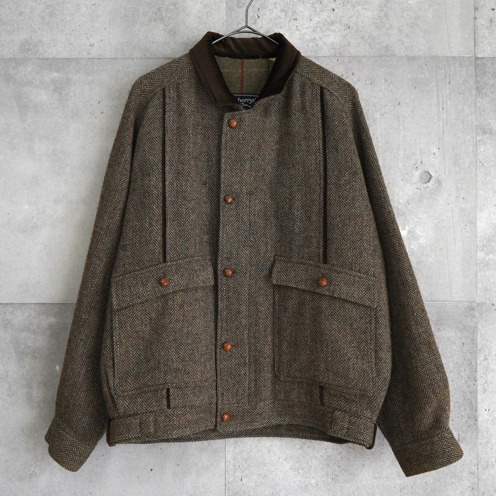 【ヴィンテージ 】バーバリーズ ショールカラー ウール ブルゾン くるみボタン product-646400_1600x.jpg?v=