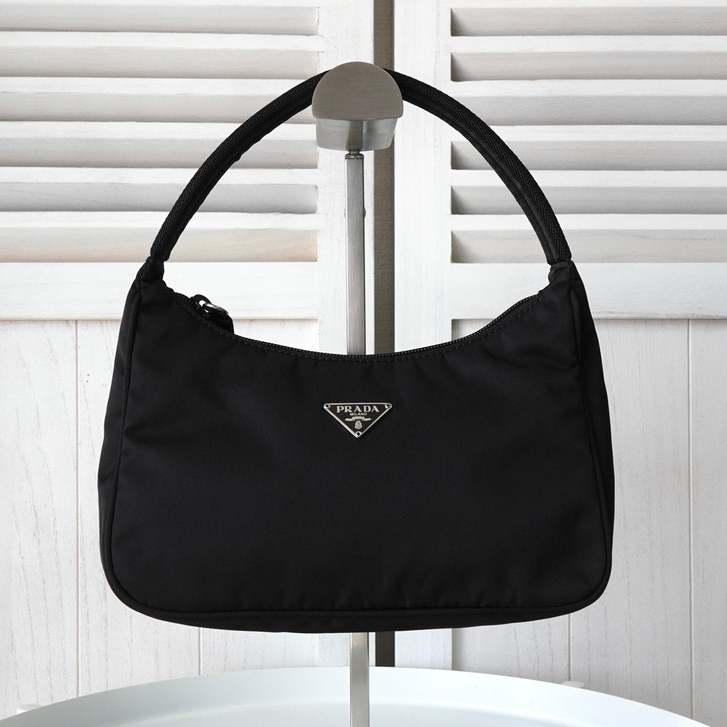 Prada 黑色三角形徽标尼龙迷你手提包