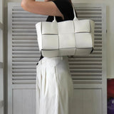 ボッテガ ヴェネタ アルコ トート マキシイントレチャート トートバッグ ホワイト 保存袋付き - NEWSED