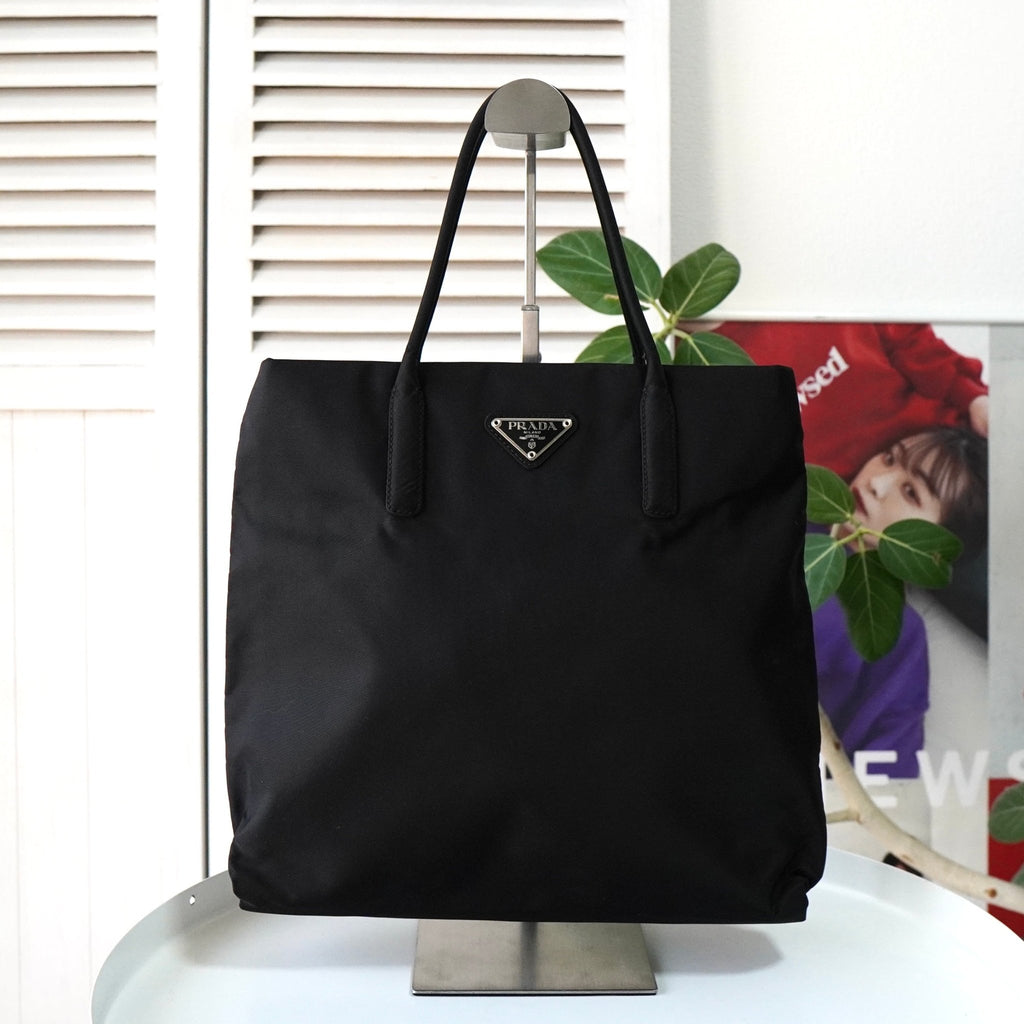 Prada Pocono Tessuto 尼龙手提包带三角形徽标（黑色）