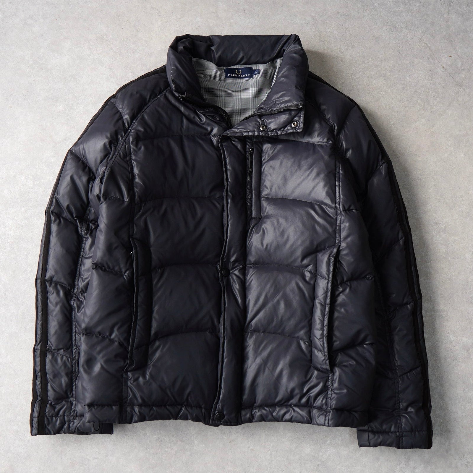 フレッドペリー ダウンジャケット ロゴ 刺繍 ブラック | ブランド古着