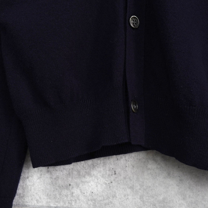 プレイ コム デ ギャルソン ハートロゴ カーディガン ネイビー - NEWSED