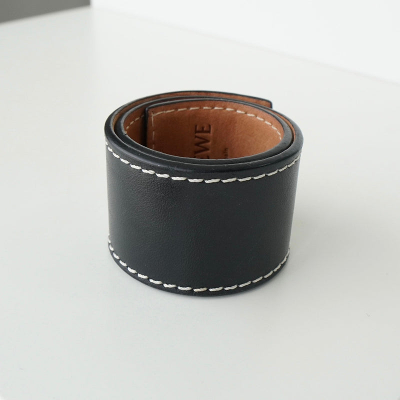 ロエベ アナグラム レザー マグネット バングル ブラック - NEWSED