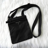 プラダ ポコノ テスート ナイロン ミニ ショルダーバッグ ポシェット トライアングルロゴ ブラック - NEWSED