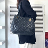 シャネル ターンロックチェーン キャビアスキン トートバッグ ブラック - NEWSED