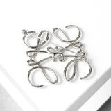 ロエベ アナグラム シルバー ブローチ 箱付き - NEWSED