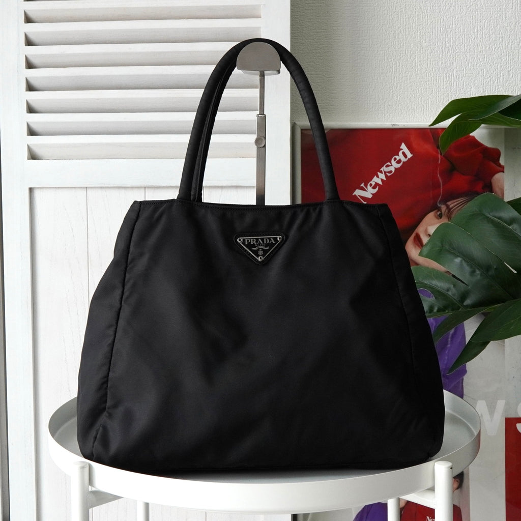 Prada 三角形徽标 Tessuto Pocono 尼龙黑色托特包
