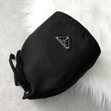 プラダ ポコノ テスート ナイロン 巾着 バッグ ポーチ ブラック - NEWSED