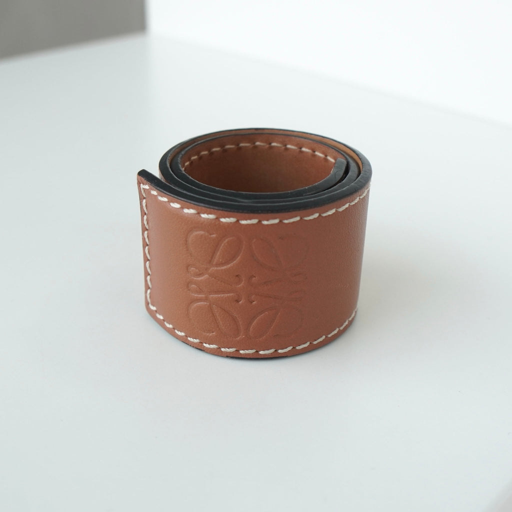 LOEWE ロエベ アナグラム レザー マグネット バングル ブラウン