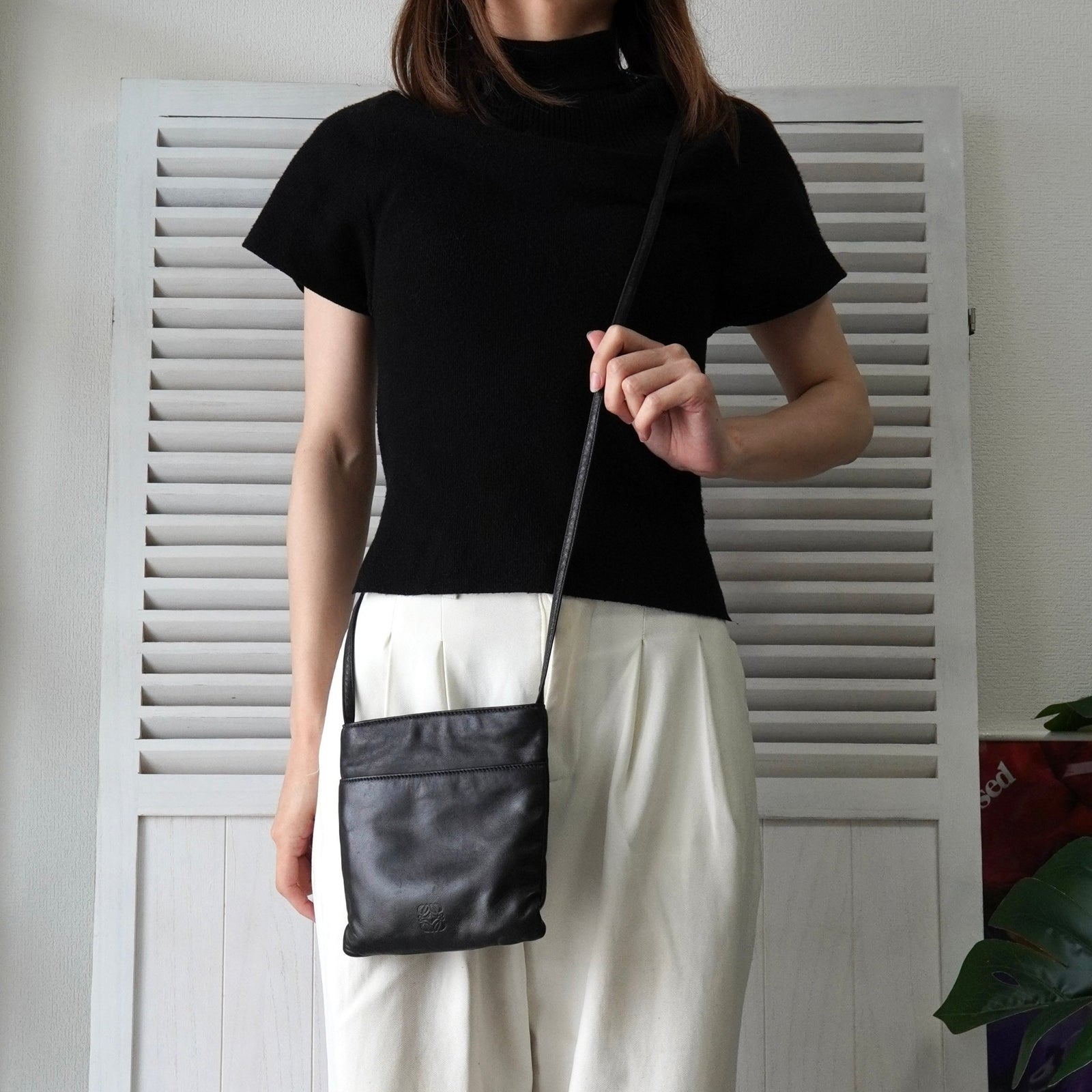 ロエベ アナグラム ナッパレザー ショルダーバッグ ミニバッグ