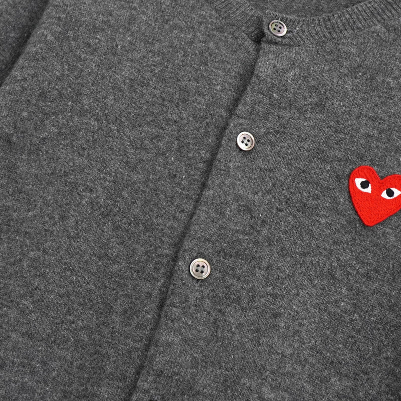 プレイ コムデギャルソン ハートロゴ カーディガン グレー レディース - NEWSED