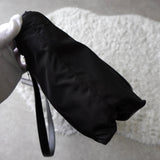 プラダ ポコノ テスート ナイロン サフィアーノレザー 三角プレート トートバッグ ブラック - NEWSED