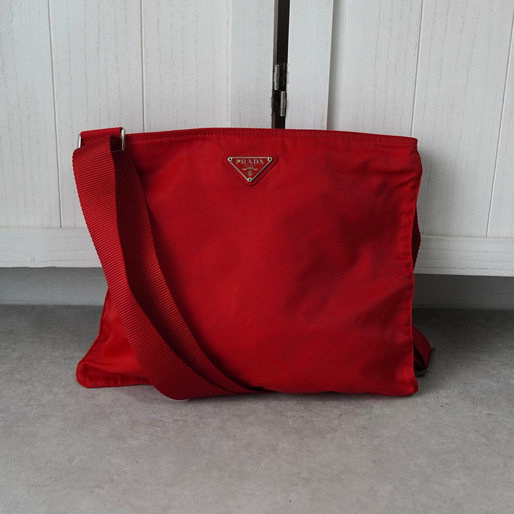 プラダ ポコノ テスート ナイロン トライアングルロゴ ショルダーバッグ レッド