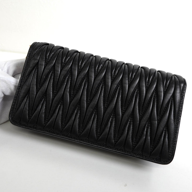 ミュウミュウ マテラッセ レザー ビジュー チェーン ウォレット ショルダーバッグ ブラック - NEWSED