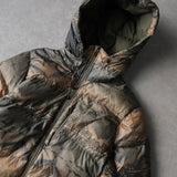 ナイキ エーシージー カモ柄 リアルツリー フーデッド ダウンジャケット カーキ - NEWSED