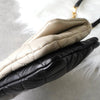 Moncler 徽标绗缝皮革链条单肩包（米色/黑色）
