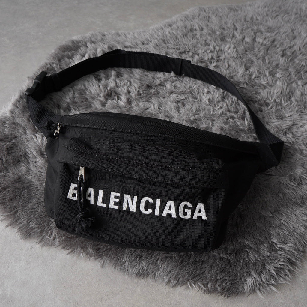 バレンシアガ ロゴ ウエストポーチ ホイールベルトパック ボディバッグ ブラック