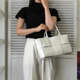 ボッテガ ヴェネタ アルコ トート マキシイントレチャート トートバッグ ホワイト 保存袋付き - NEWSED