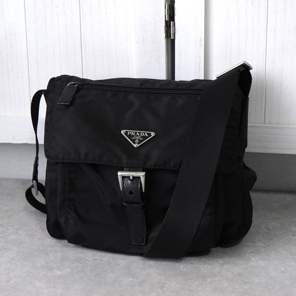 Prada 黑色尼龙单肩包
