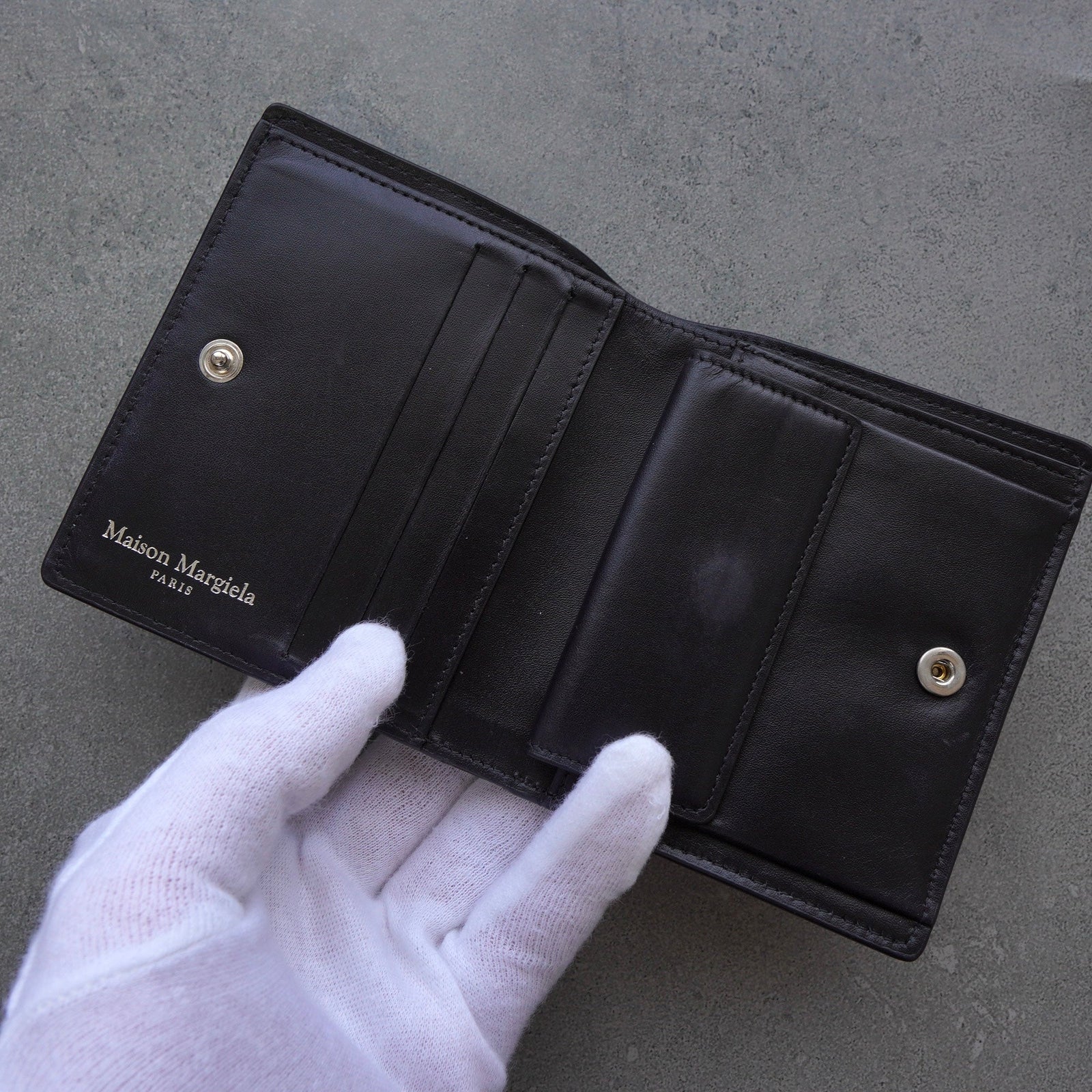 美品 Maison Margiela メゾンマルジェラ 2つ折り財布 本革 黒 Maison Margiela メゾンマルジェラ MAISON MARGIELA 財布 二つ折り財布