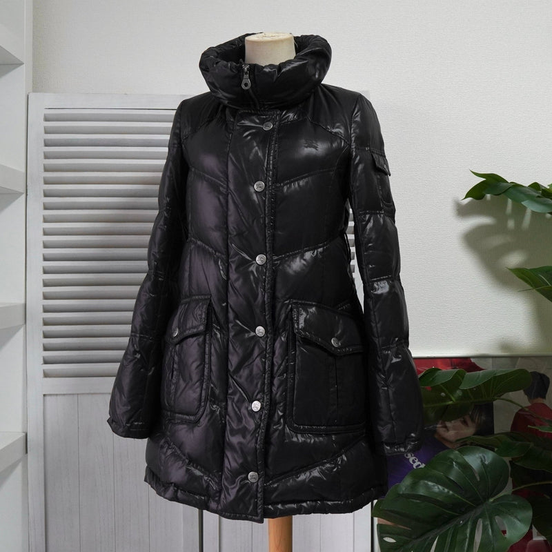 バーバリー ブルーレーベル ホースロゴ ノバチェック裏地 ロング ダウンジャケット レディース ダークブラウン - NEWSED