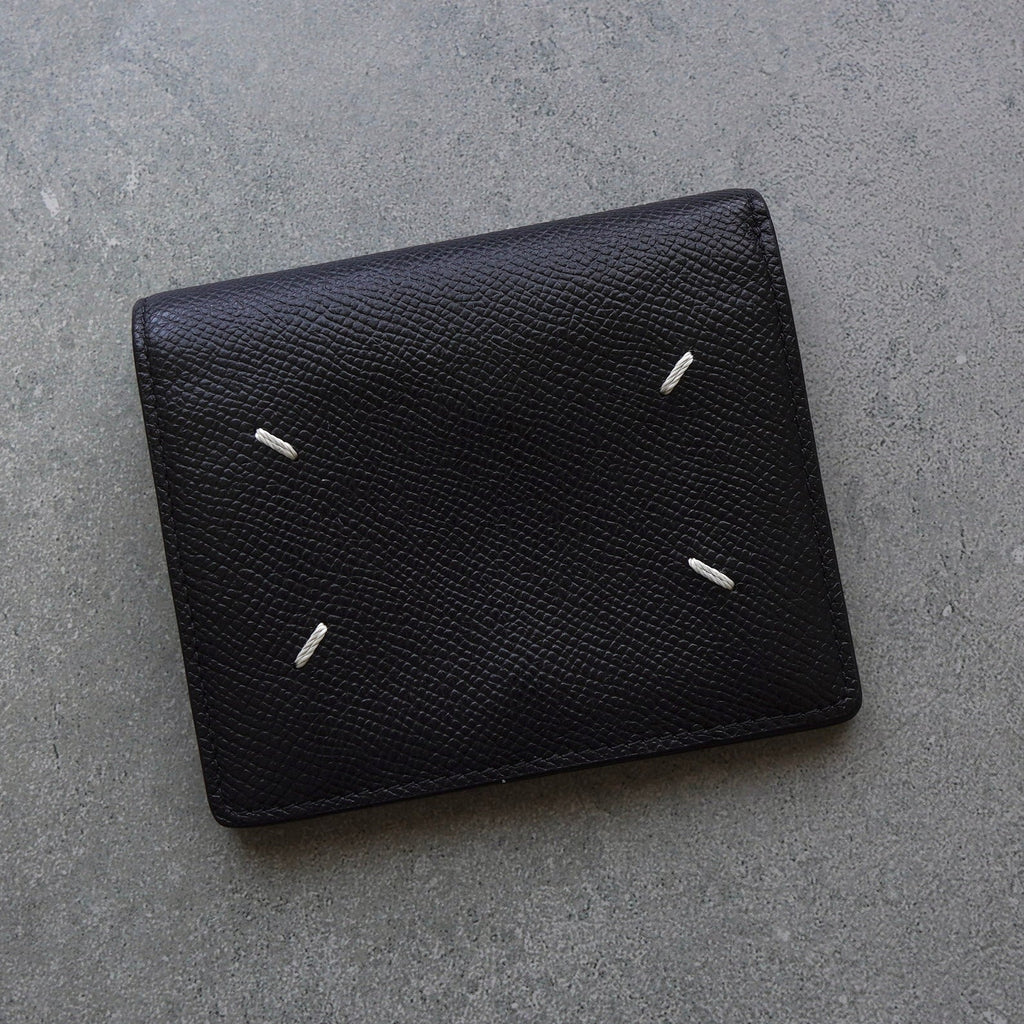 Maison Margiela　メゾンマルジェラ　四つタグ　二つ折　レザー財布 メゾン マルジェラ 四つタグ レザー 二つ折り財布 ブラック | ブランド