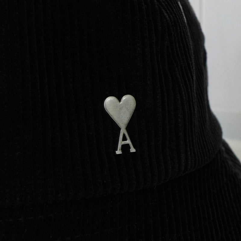 アミパリ アミ パリス ハートロゴ コーデュロイ バケットハット 帽子 ブラック - NEWSED