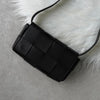 Bottega Veneta Maxine Treciato 卡式包，皮革单肩包/腰包，黑色