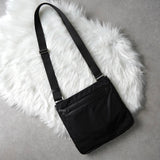 プラダ テスートナイロン / サフィアーノレザー 三角プレート ショルダーバッグ ブラック - NEWSED