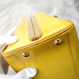 プラダ サフィアーノレザー ハンドバッグ 自立型 三角プレート イエロー - NEWSED