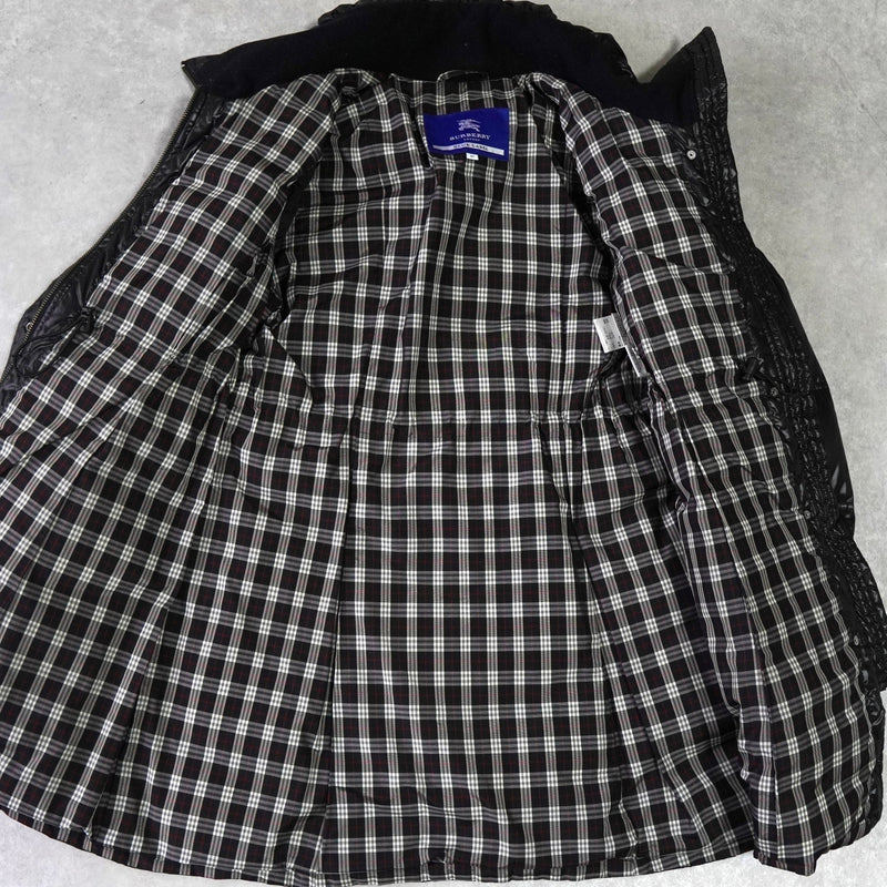 バーバリー ブルーレーベル ホースロゴ ノバチェック裏地 ロング ダウンジャケット レディース ダークブラウン - NEWSED