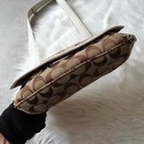 コーチ シグネチャー キャンバス ショルダーバッグ ベージュ - NEWSED