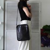 ロエベ アナグラム レザー ショルダーバッグ ポシェット ブラック - NEWSED