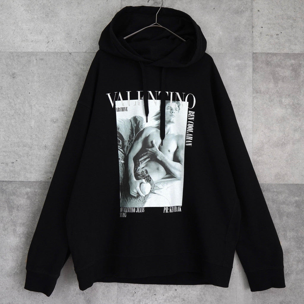 Valentino logo print hoodie in black