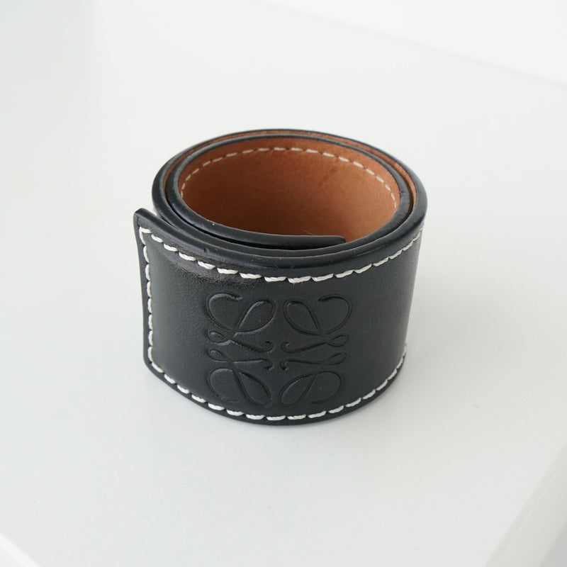 ロエベ アナグラム レザー マグネット バングル ブラック - NEWSED