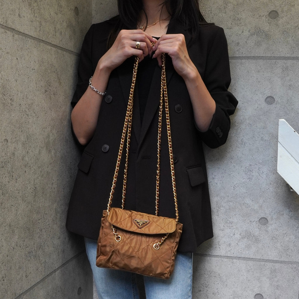 プラダ トライアングルロゴ ポコノ テスート ナイロン キルティング チェーン ミニ ショルダーバッグ ブラウン