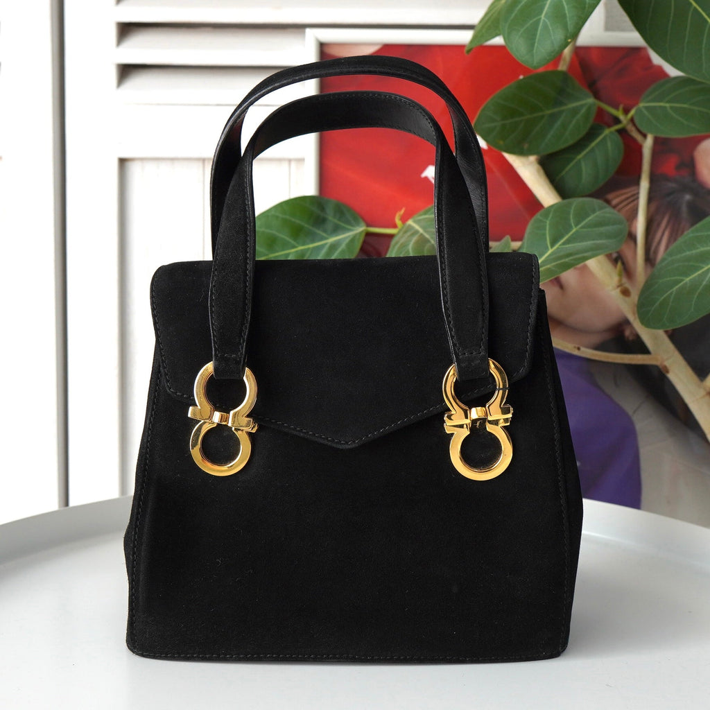 サルバトーレ フェラガモ ゴールド ガンチーニ スエード ミニ ハンドバッグ 自立型 ブラック