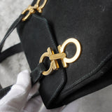 サルバトーレ フェラガモ ゴールド ガンチーニ スエード ミニ ハンドバッグ 自立型 ブラック - NEWSED