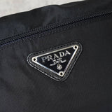 プラダ テスート ポコノ ナイロン サフィアーノレザー トライアングルロゴ ショルダーバッグ ブラック - NEWSED