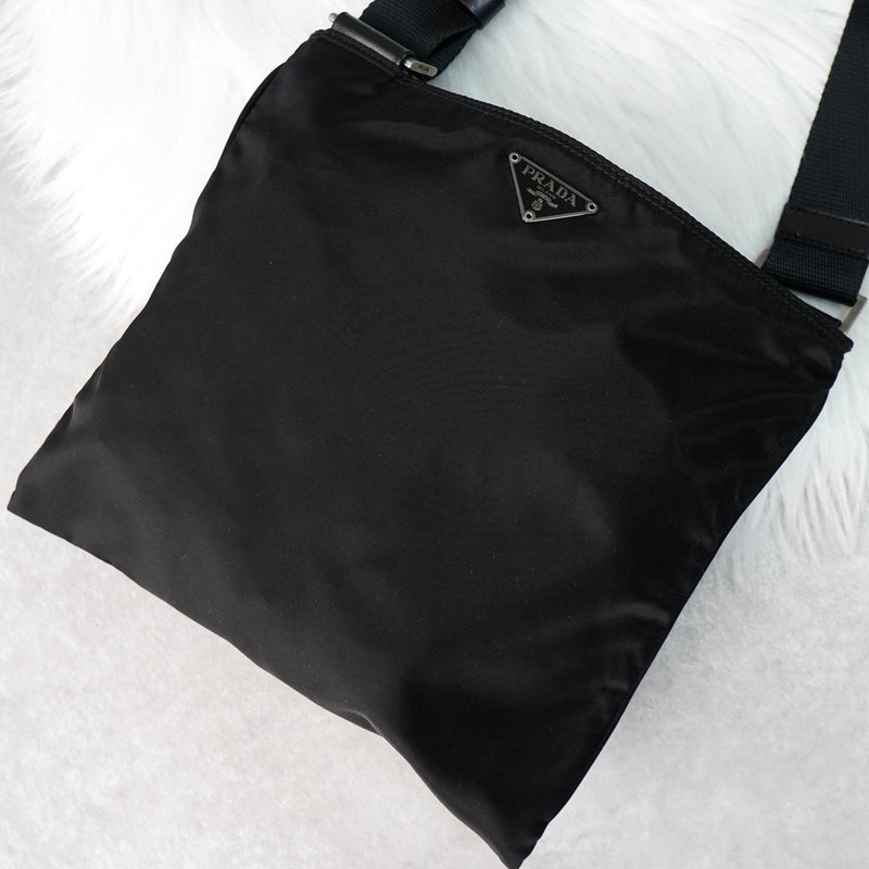 【超美品】PRADA プラダ テスートナイロン ポコノ ショルダーバッグ 黒 プラダ ポコノ テスート ナイロン ショルダーバッグ トライアングル