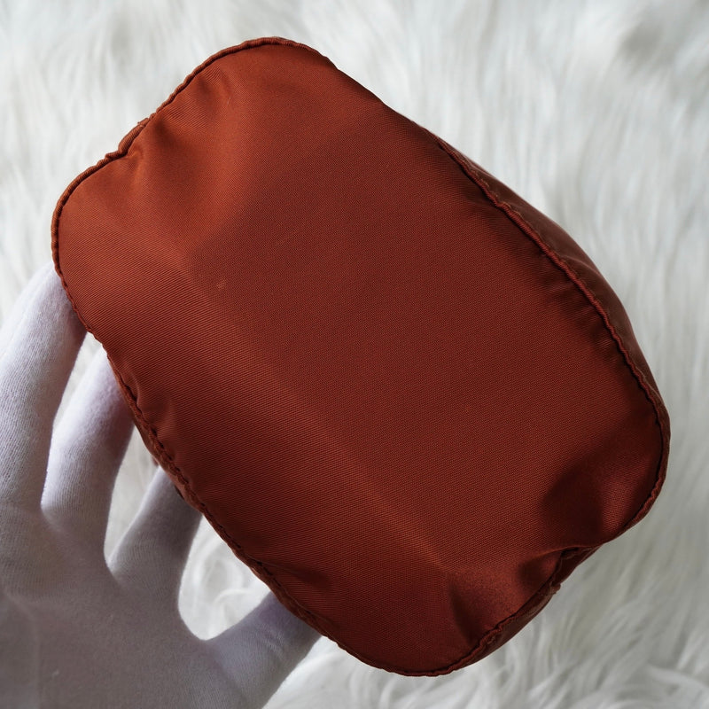 プラダ ポコノ テスート ナイロン 巾着バッグ - NEWSED