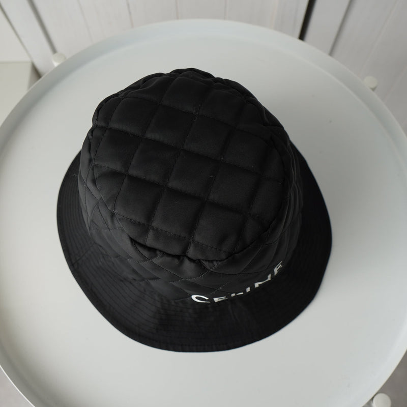 セリーヌ ロゴ キルティング ナイロン バケットハット 帽子 ブラック - NEWSED