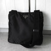 Prada Tessuto 尼龙和 Saffiano 皮革单肩包（黑色）