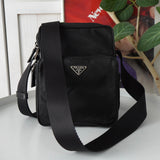 プラダ テスート ポコノ ナイロン ミニ ショルダーバッグ 三角プレート ブラック - NEWSED