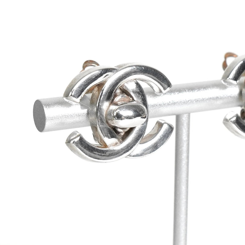シャネル ココマーク ターンロック イヤリング シルバー - NEWSED