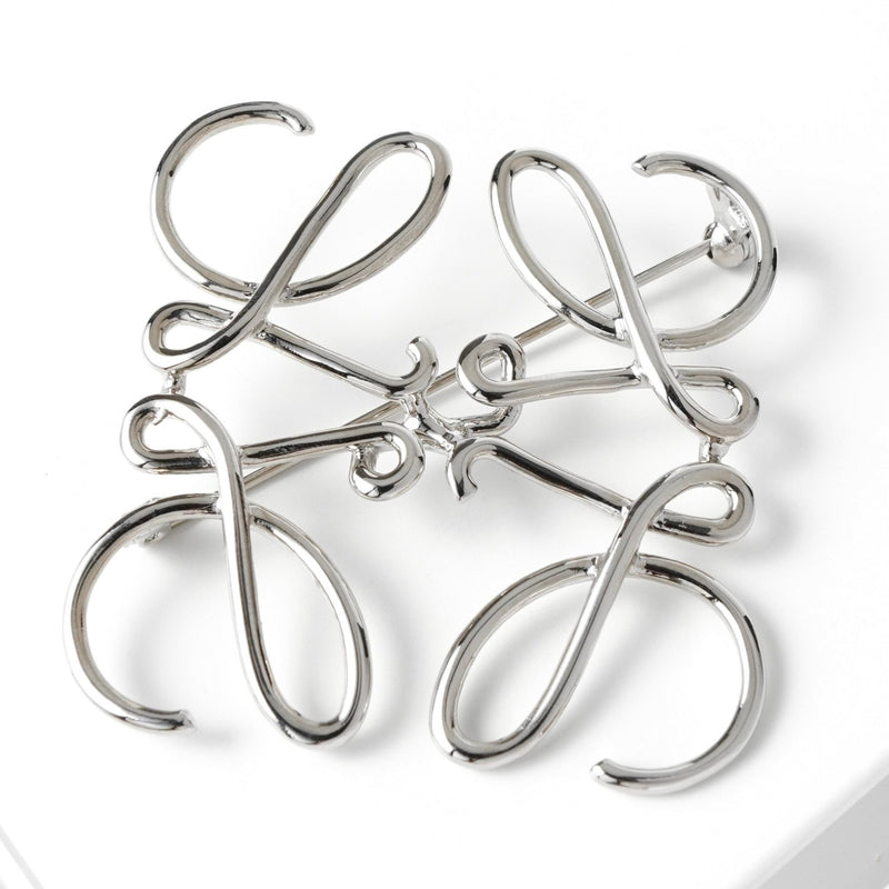 ロエベ アナグラム シルバー ブローチ 箱付き - NEWSED