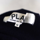 プレイ コムデギャルソン ハートロゴ タートルネック ボーダー柄 異素材切り替え ニット ネイビー - NEWSED