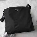 プラダ ポコノ テスート ナイロン ショルダーバッグ 三角プレート ブラック ギャランティーカード付き - NEWSED