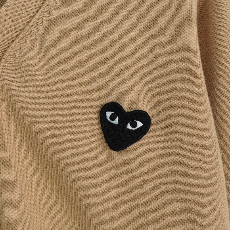 プレイ コム デ ギャルソン ハートロゴ カーディガン ベージュ - NEWSED