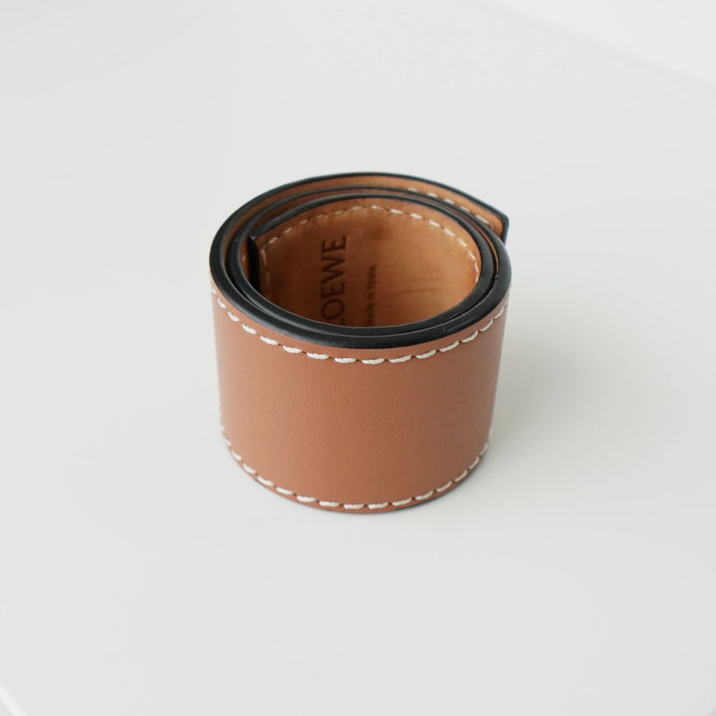 LOEWE ロエベ アナグラム レザー マグネット バングル ブラウン　ポーチ付 ロエベ アナグラム レザー マグネット バングル ブラウン